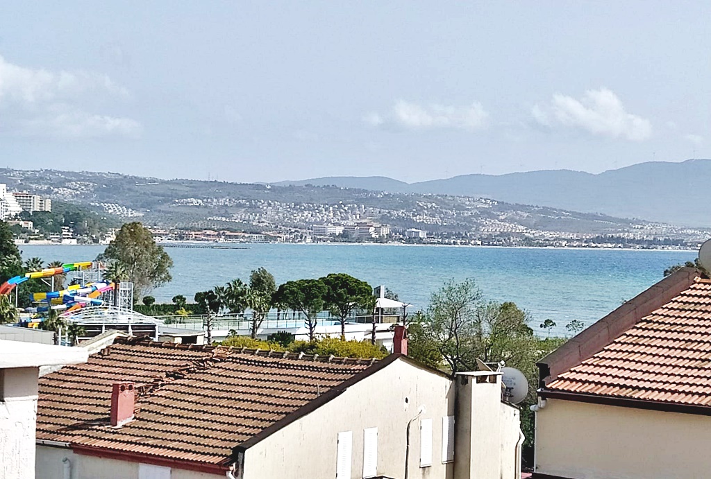 Satılık 4+1 Villa Kusadasi Kadınlardenizinde Deniz Manzaralı 